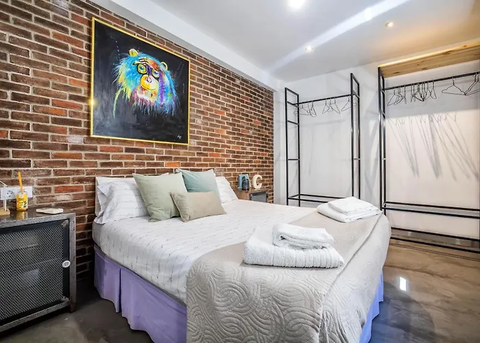 Moderno y céntrico apartamento en Tesoro 6